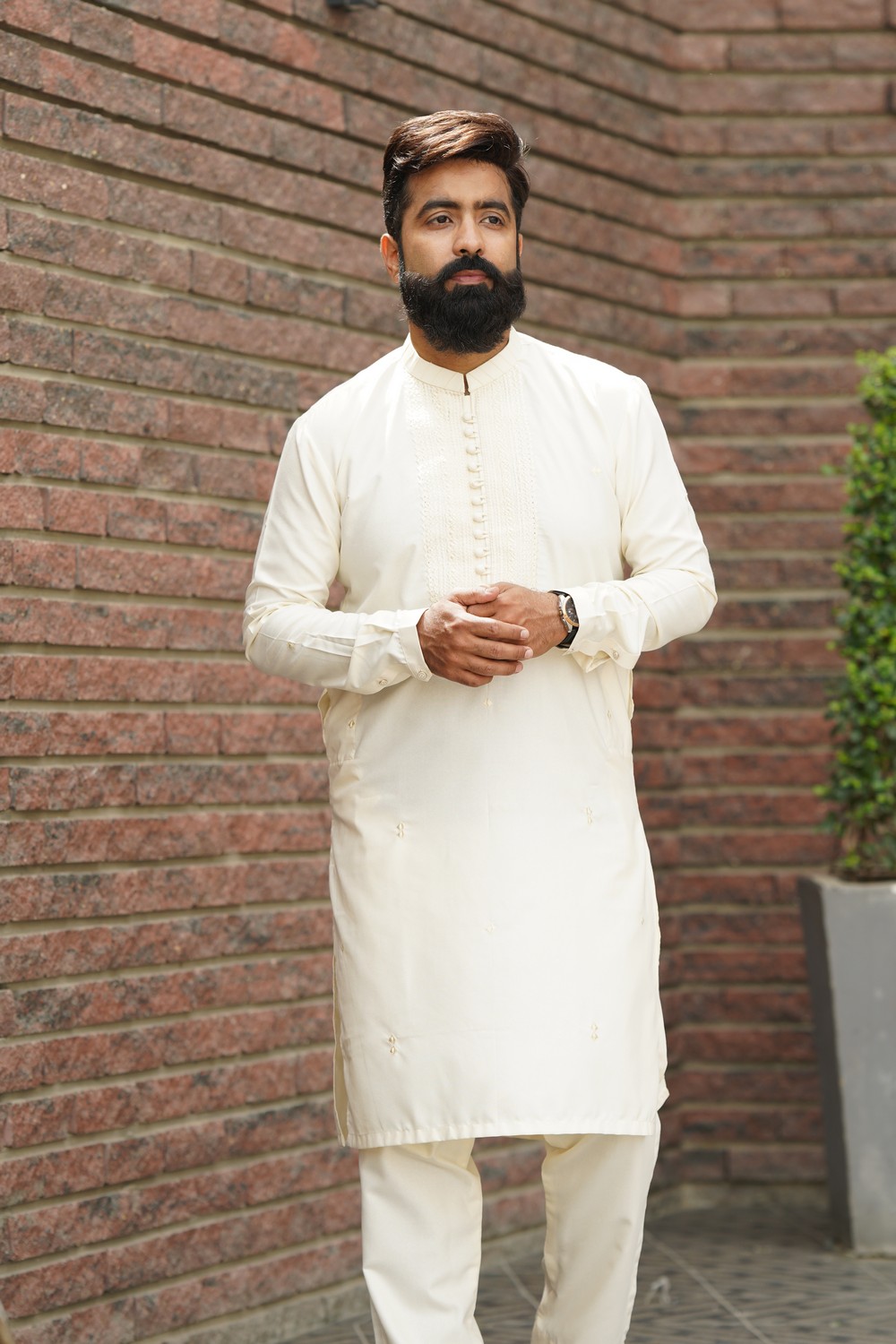EMBROIDED KURTA PAJAMA