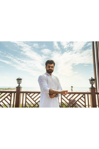 EMBROIDED KURTA PAJAMA